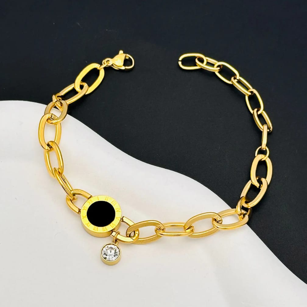 Heavy on style , light on your wrist 💥 Stainless Steel bracelet