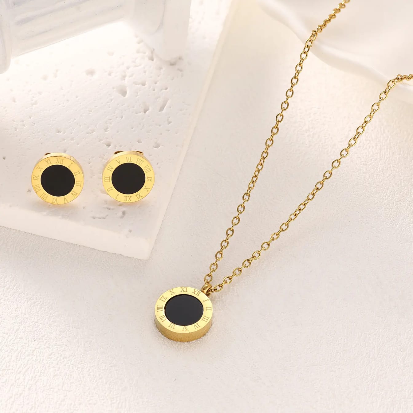 Black Roman Gold Jewellery Set