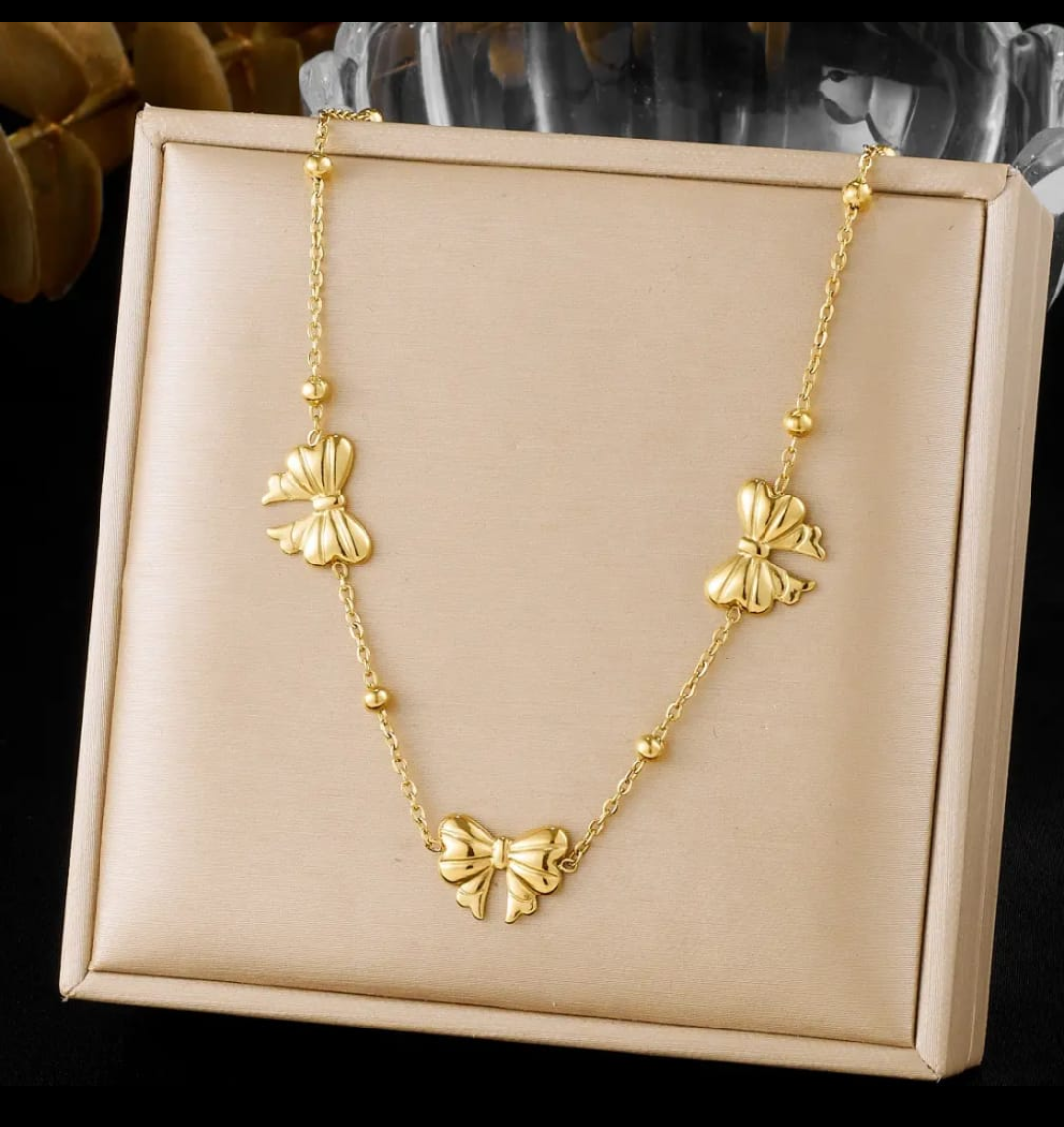 Gorgeous gold butterfly charm necklace that catches every eye!