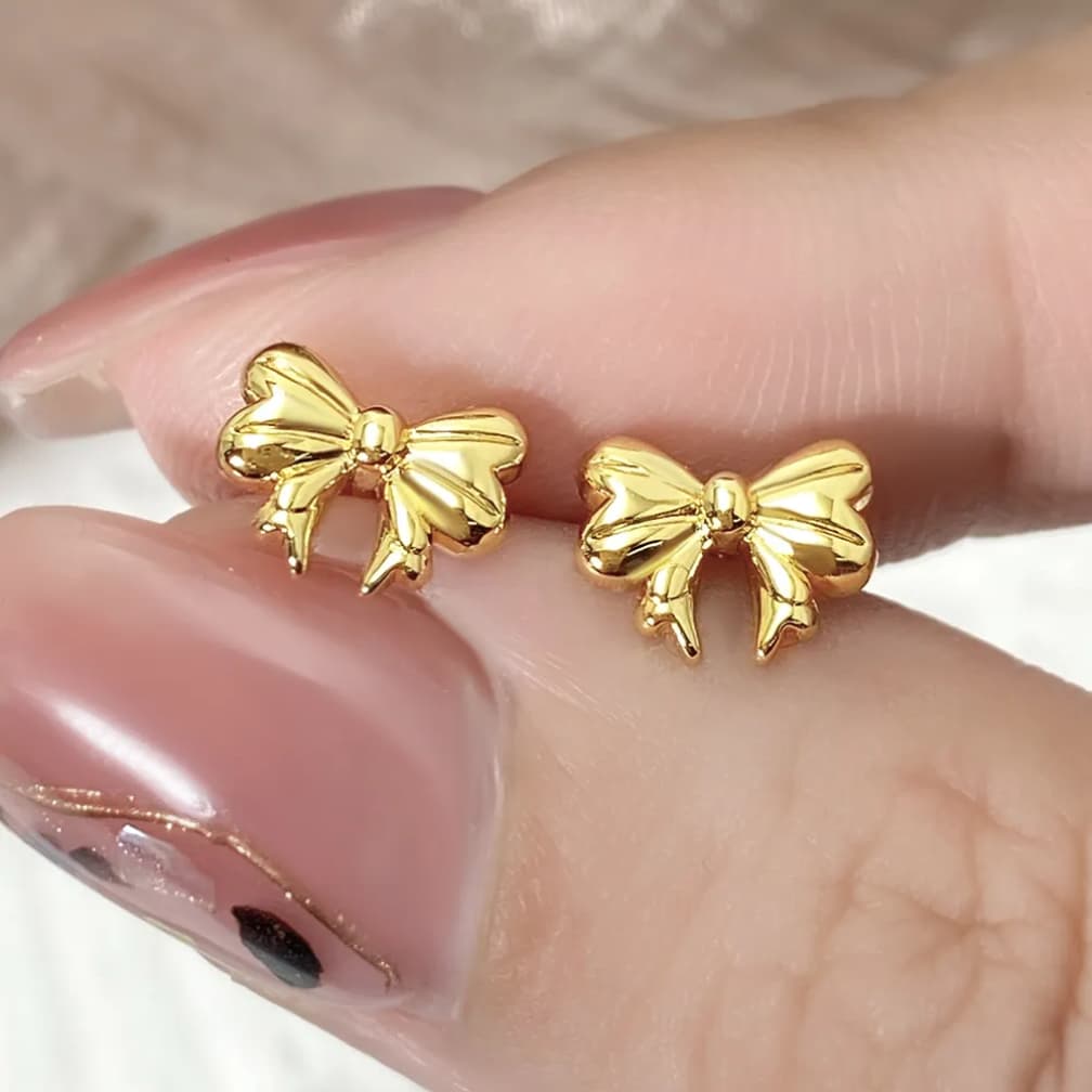 Your new everyday obsession...Stainless steel earing