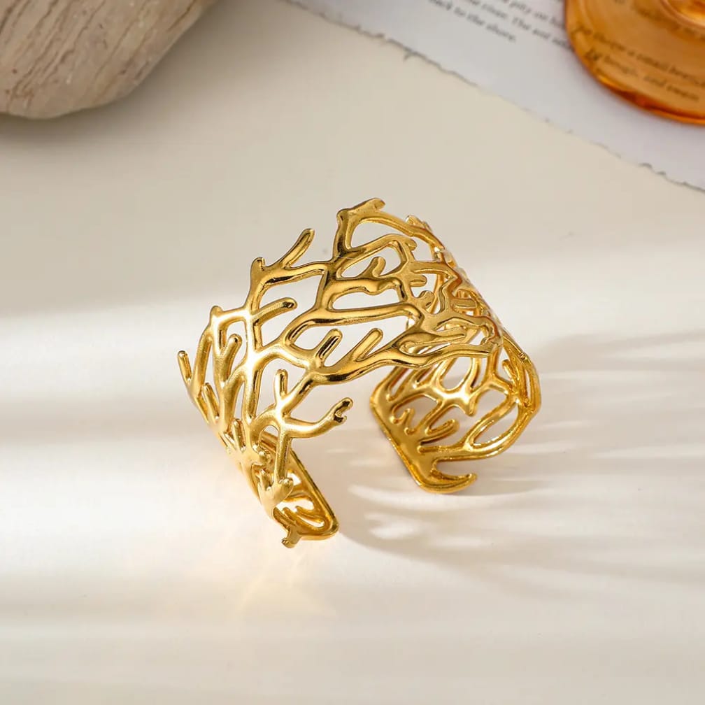 Wearable Art for Your Wrist ✨
Sculpted coral branch cuff in high polish gold
