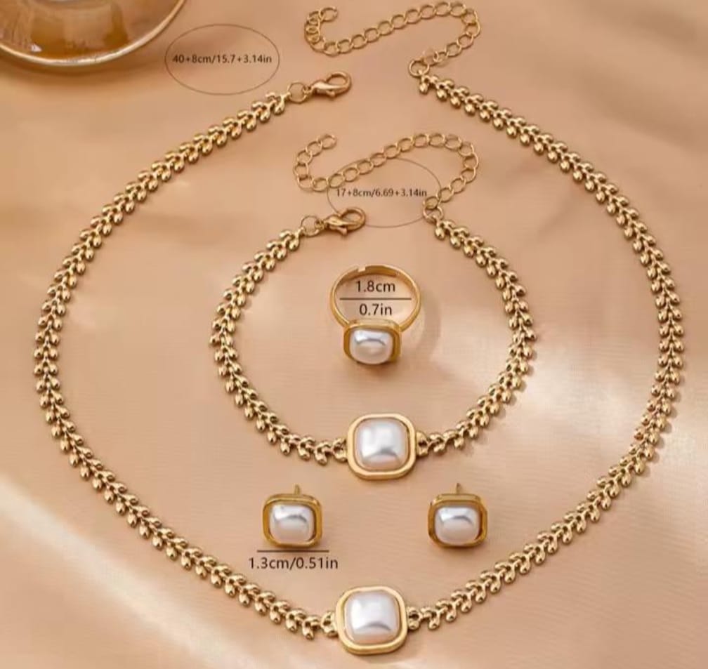 Pearls that speaks luxury...stainless steel locket set