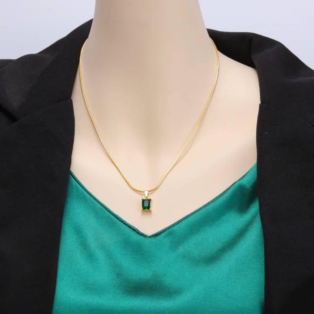 Elegant Squre Style Pendant