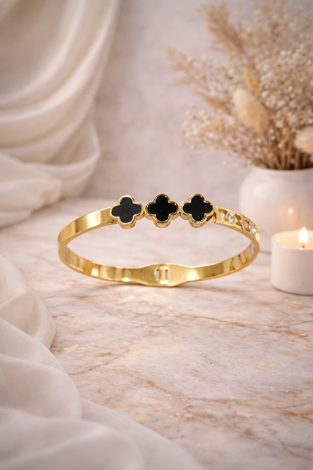 “Clover vibes & gold sparkle bangle"