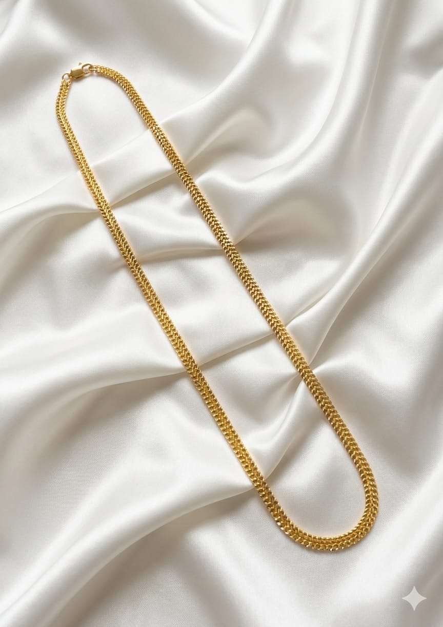 Heavy shine. Zero Weight  
Flat gold Franco chain with mirror shine and tight links❤️