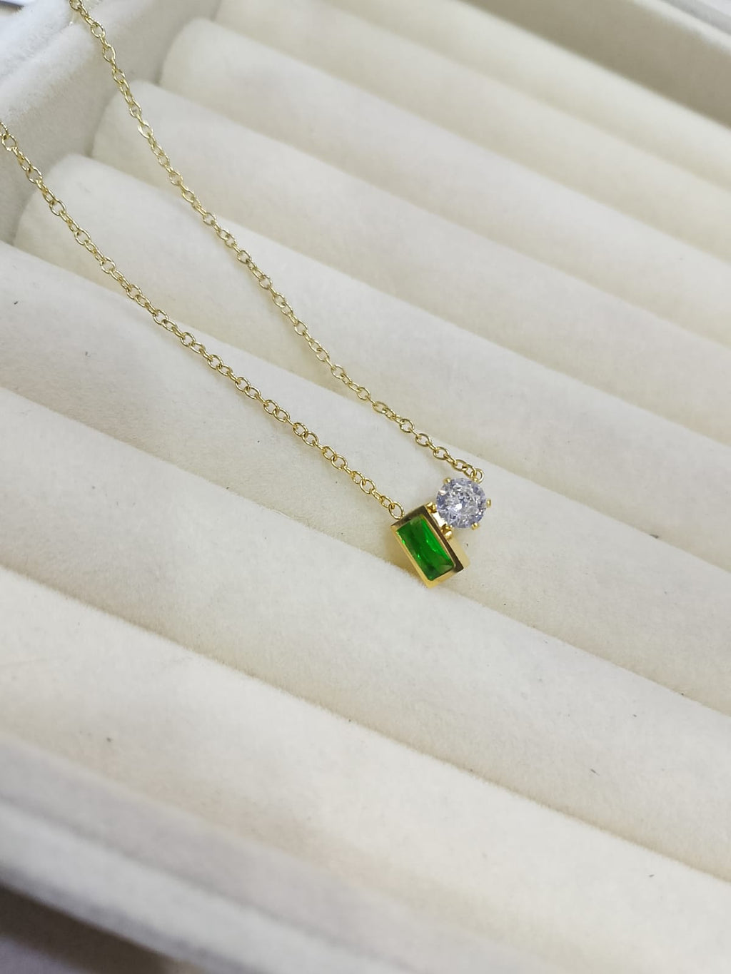 This necklace is the pop of color your collection needed 💚
