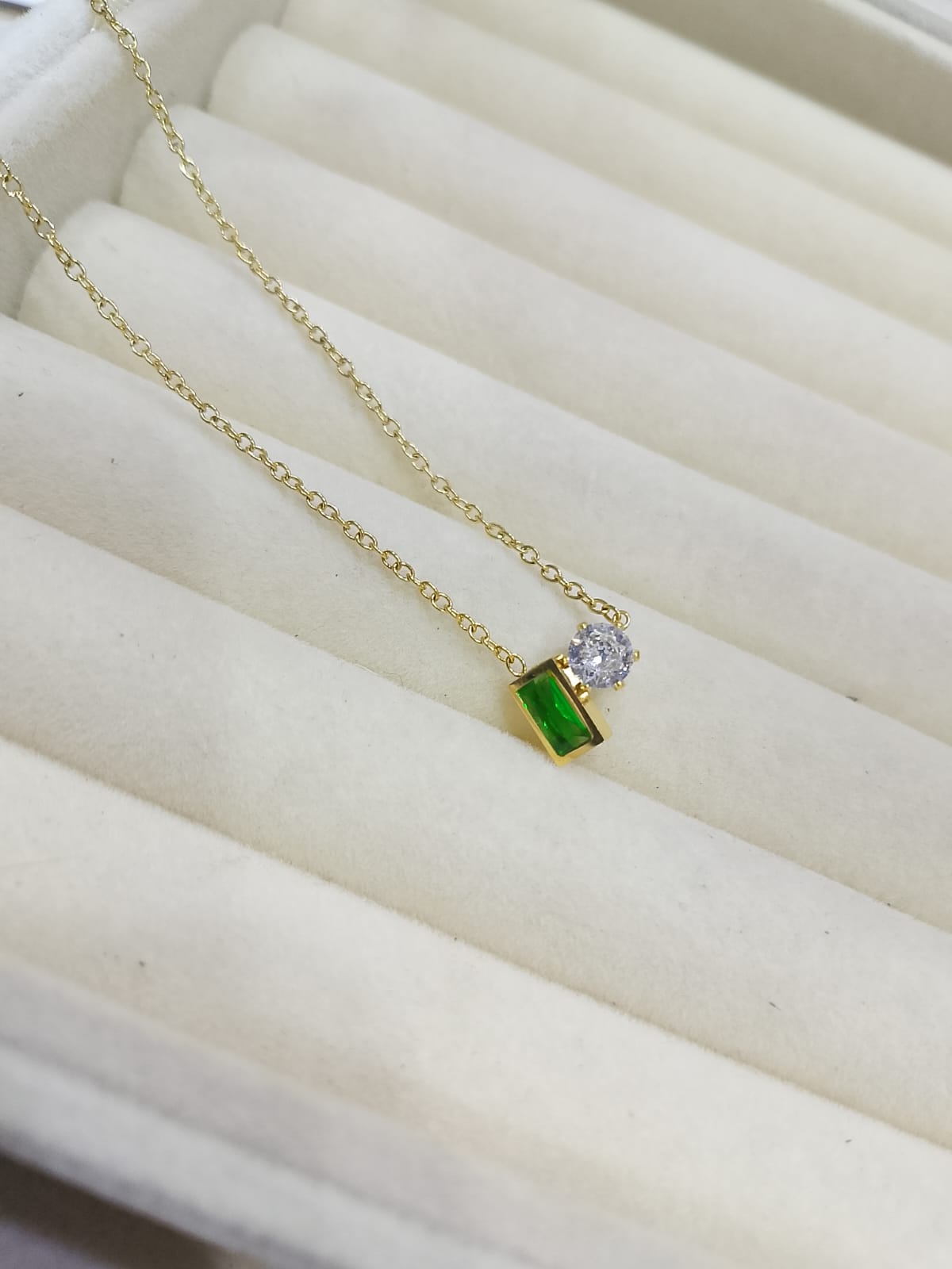 This necklace is the pop of color your collection needed 💚