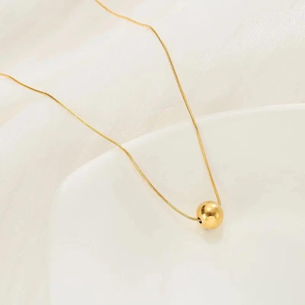 “Proof that simple is stunning ✨ One golden sphere, endless elegance"
