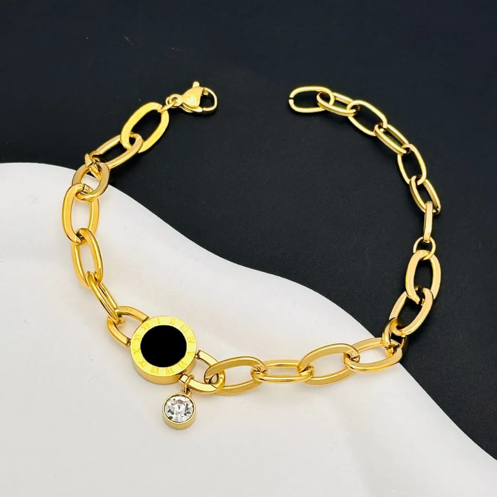 Heavy on style , light on your wrist 💥 Stainless Steel bracelet