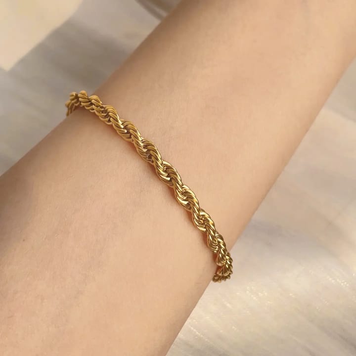 Twisted Gold Classic✨The One bracelet that looks expensive but isn't
