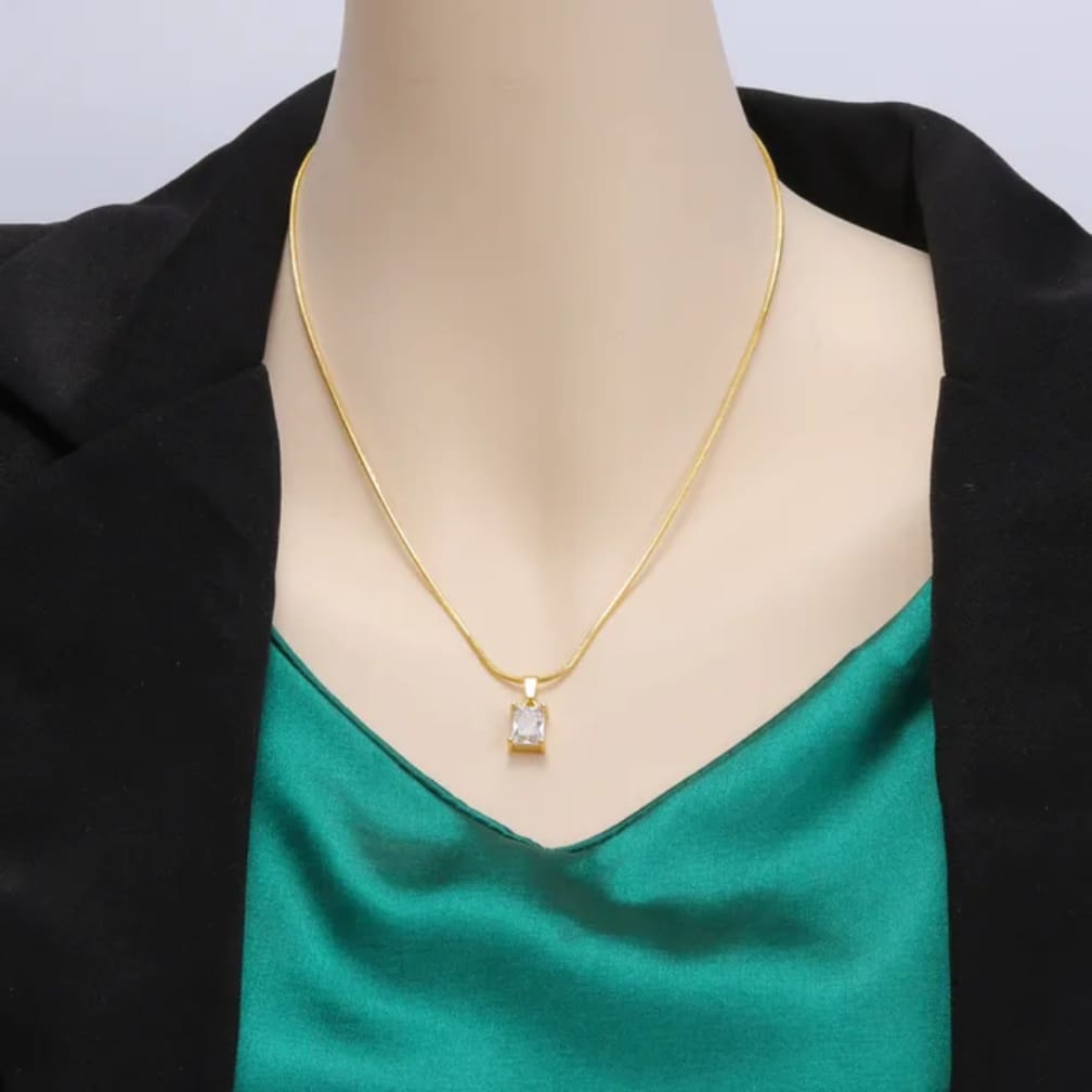 Elegant Squre Style Pendant
